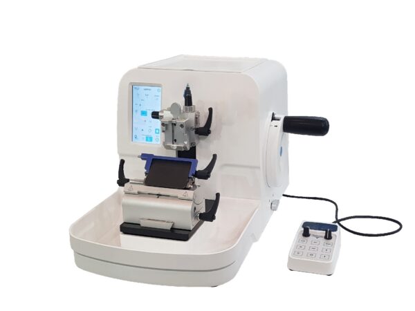 Panel de control táctil del microtomo MRS3500-S mostrando configuración de corte programable