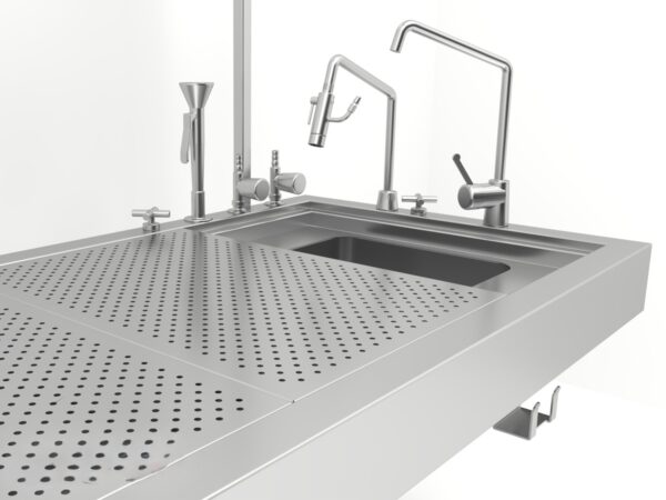 mesa de autopsia con lavabo