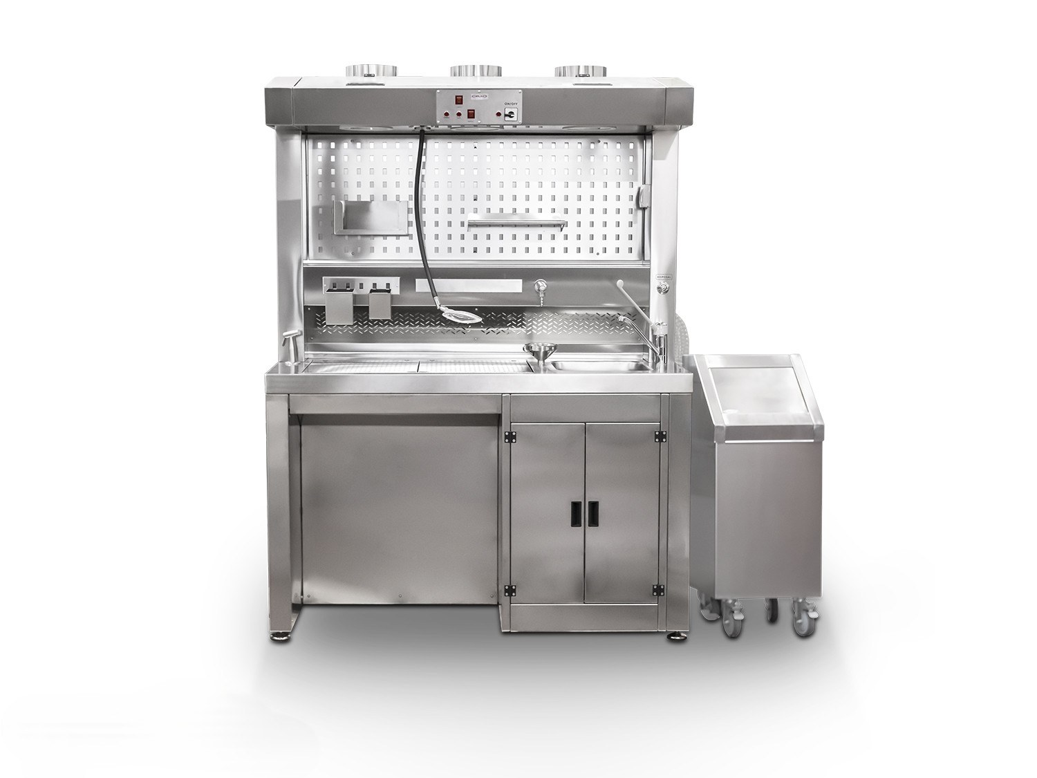 Detalle del área de trabajo y rejilla de extracción trasera en la ESTACIÓN DE TALLADO FIJA EVO150FB