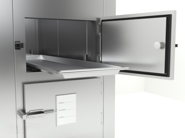 Detalle de las puertas pequeñas del modelo KC21 con apertura de 180 grados y cierre magnético