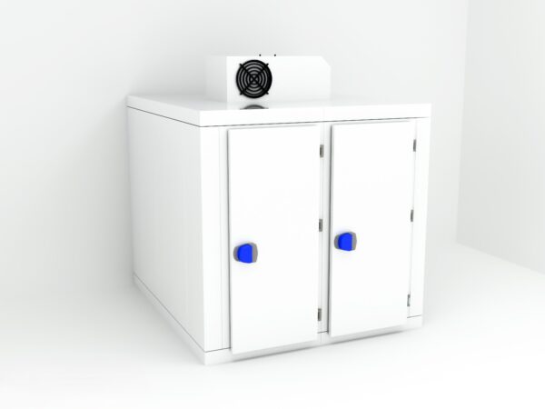 Vista exterior de la cámara mortuoria PC82 para ocho cuerpos con estructura modular y doble puerta.